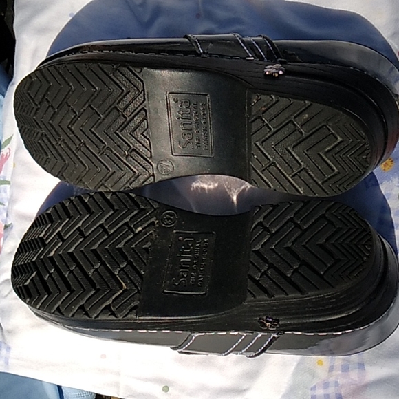 Koi by Sanita Shoes Womens Koi Sanita Shiny Grey Nursing Shoes Size